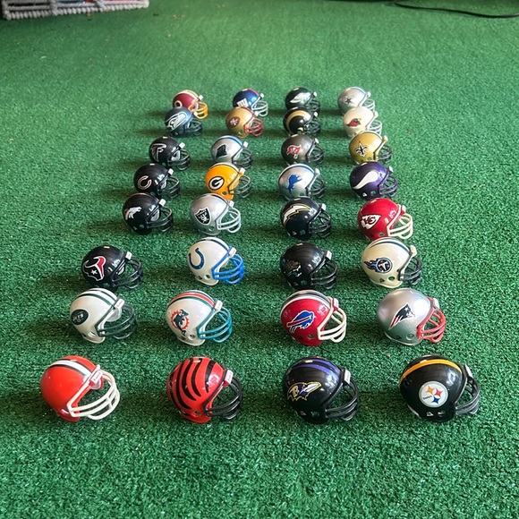 Other 32 Nfl Team Micro Mini Helmet Collection Some Old Logos